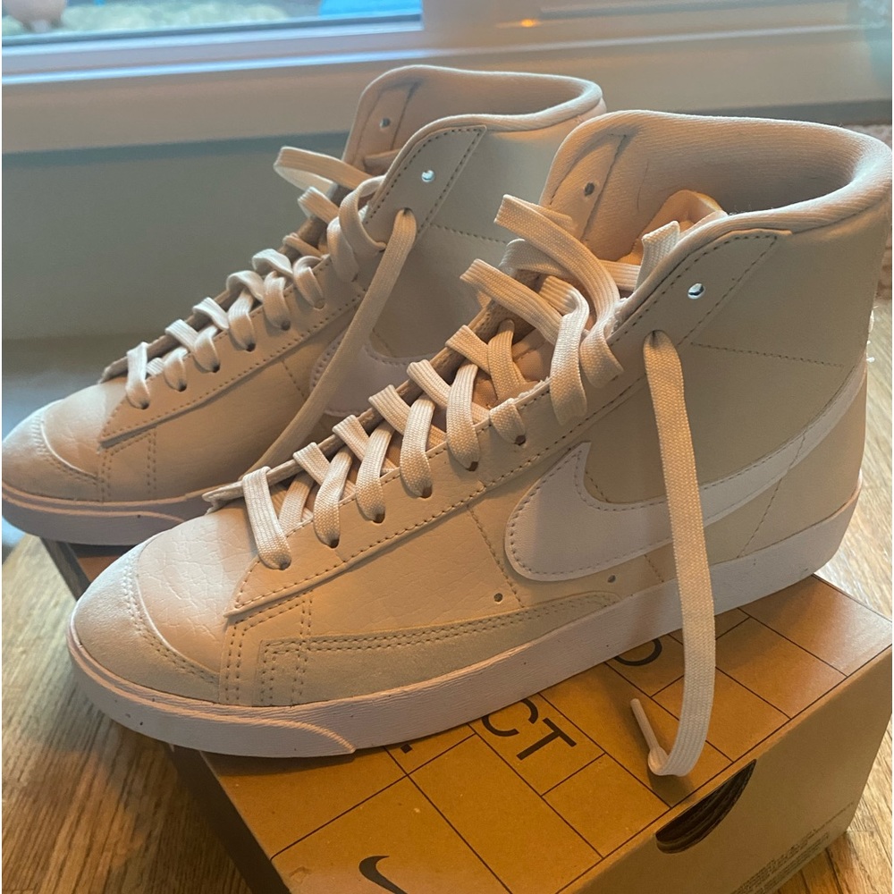 W Blazer Mid ‘77 Next Nature high tops